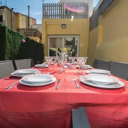 Casa Con Piscina En El Centro De Calella, Aire Сasa de vacaciones *